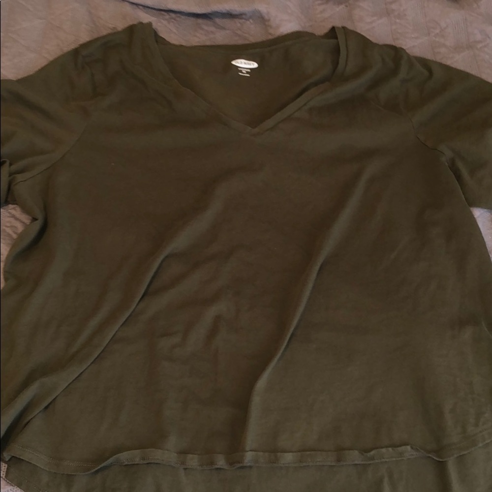 Old navy tee shirt